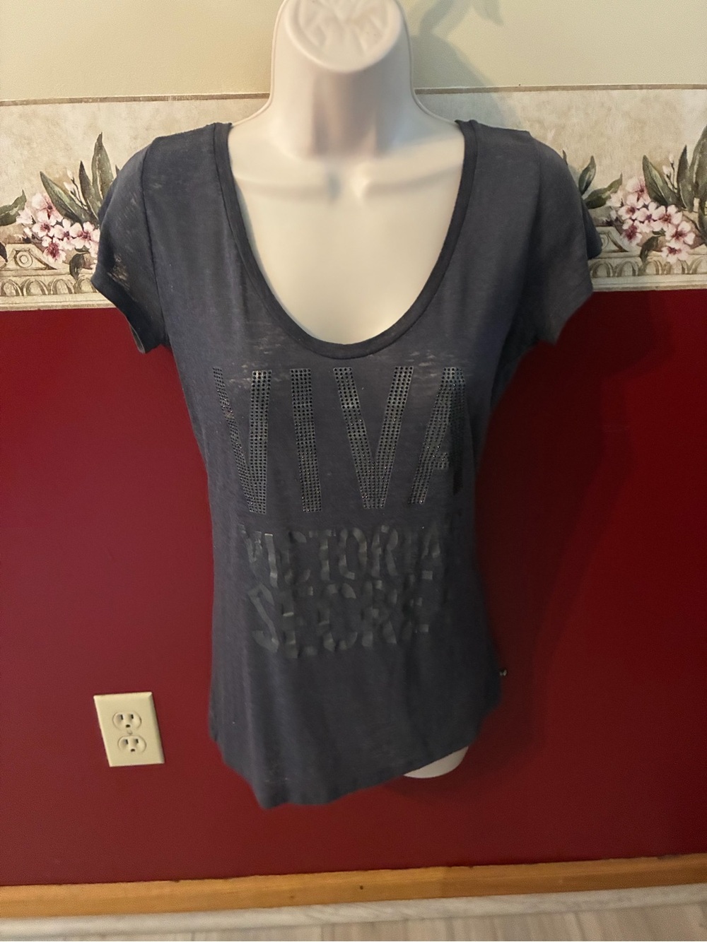 Victoria's Secret VIVA Short Sleeve Scoop Tee in Charcoal Gray